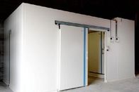 L'unité adaptée aux besoins du client 42KG/M3 de 4*8*2.6M Cold Room Cooling a courbé les chambres froides commerciales de coin
